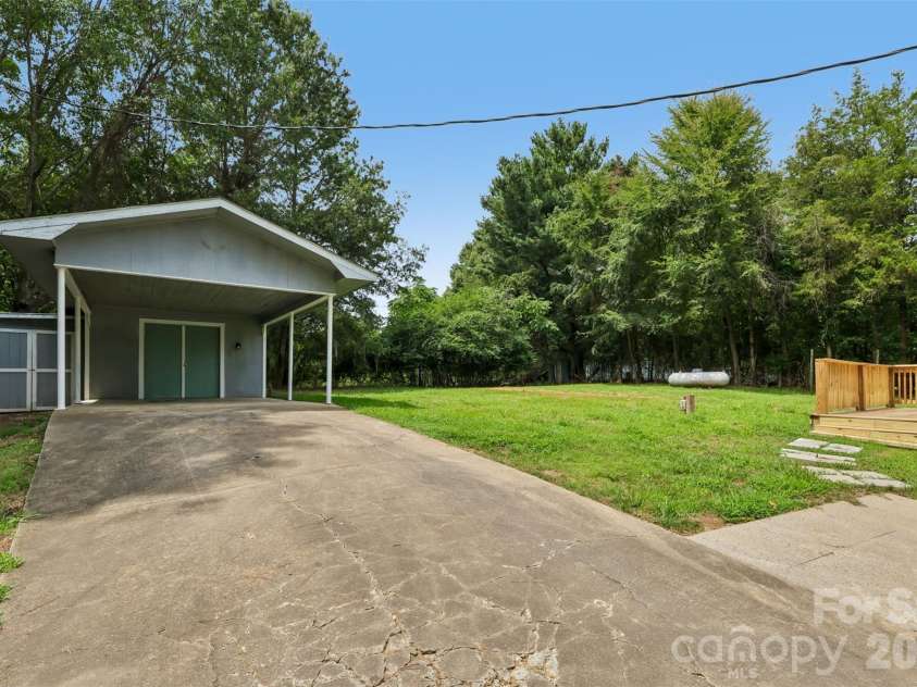 33269 Courtland Drive, Albemarle, NC 28001.  MLS# CAR4414928, YatesRealty ID 44496. 