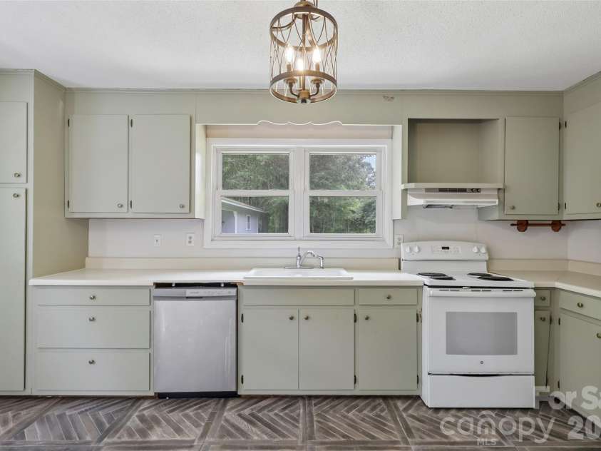 33269 Courtland Drive, Albemarle, NC 28001.  MLS# CAR4414928, YatesRealty ID 44496. 