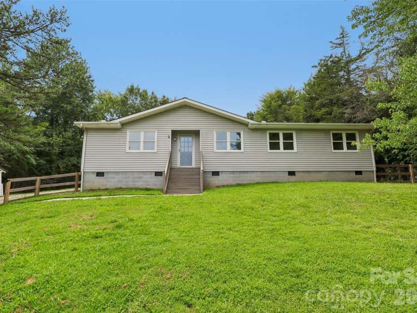 33269 Courtland Drive, Albemarle, NC 28001.  MLS# CAR4414928, YatesRealty ID 44496. 