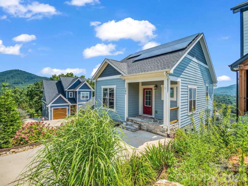 285 Mount Allen Heights, Black Mountain, NC 28711.  MLS# CAR4411652, YatesRealty ID 44497. 