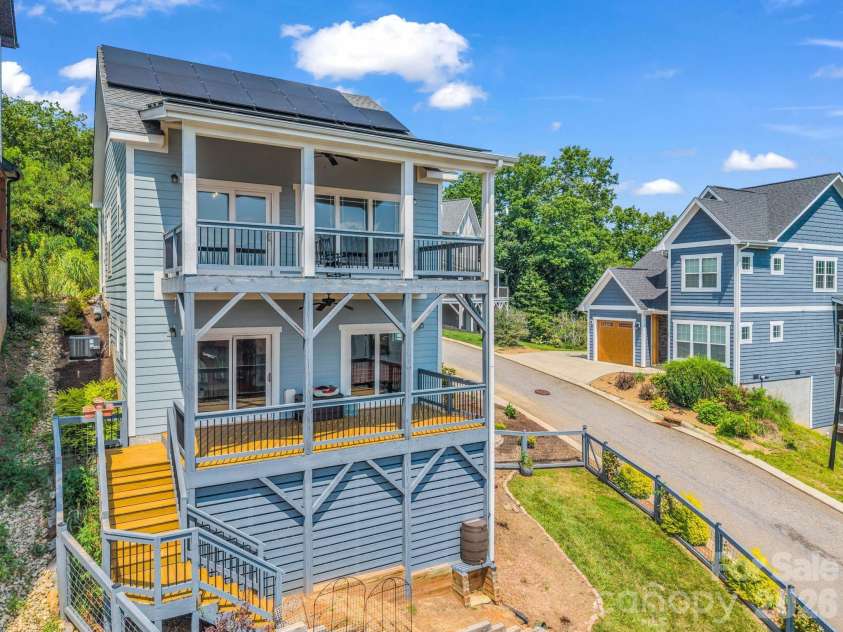 285 Mount Allen Heights, Black Mountain, NC 28711.  MLS# CAR4411652, YatesRealty ID 44497. 