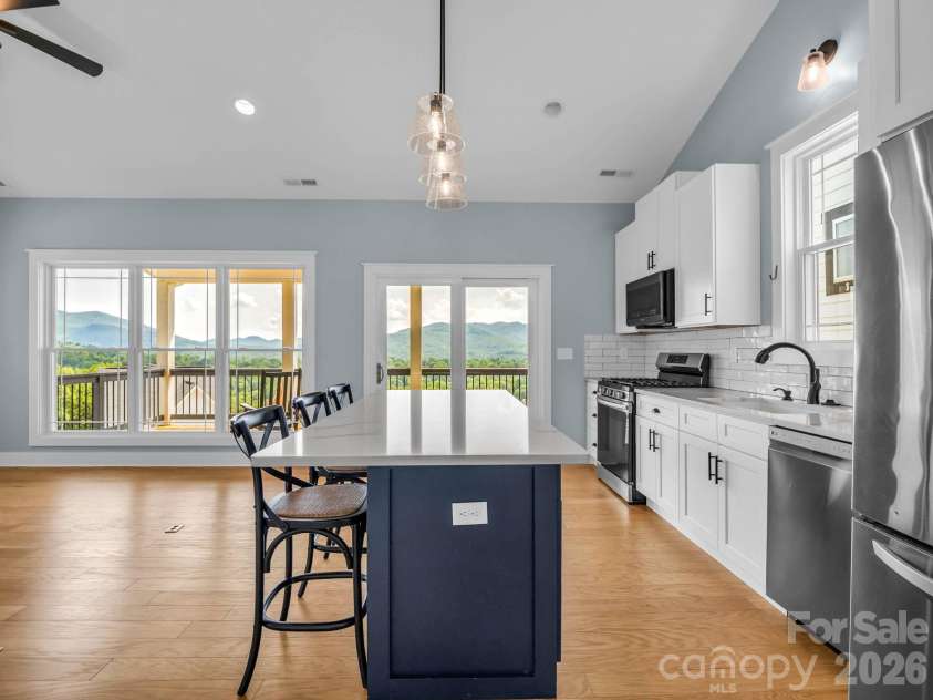 285 Mount Allen Heights, Black Mountain, NC 28711.  MLS# CAR4411652, YatesRealty ID 44497. 