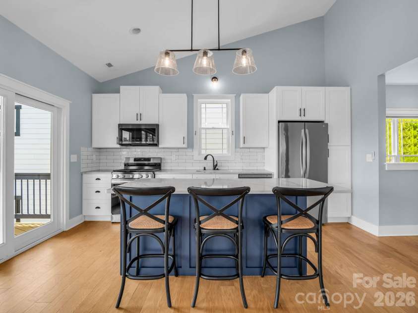 285 Mount Allen Heights, Black Mountain, NC 28711.  MLS# CAR4411652, YatesRealty ID 44497. 