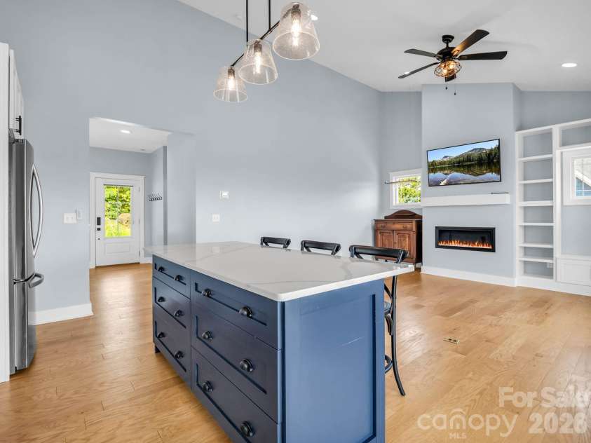 285 Mount Allen Heights, Black Mountain, NC 28711.  MLS# CAR4411652, YatesRealty ID 44497. 