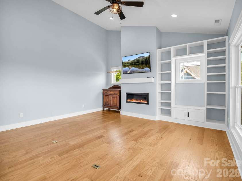 285 Mount Allen Heights, Black Mountain, NC 28711.  MLS# CAR4411652, YatesRealty ID 44497. 