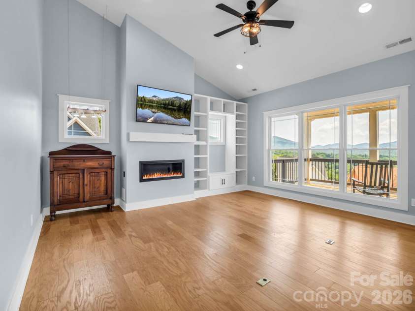 285 Mount Allen Heights, Black Mountain, NC 28711.  MLS# CAR4411652, YatesRealty ID 44497. 
