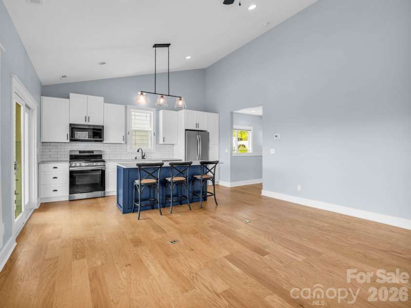 285 Mount Allen Heights, Black Mountain, NC 28711.  MLS# CAR4411652, YatesRealty ID 44497. 