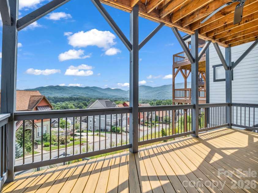 285 Mount Allen Heights, Black Mountain, NC 28711.  MLS# CAR4411652, YatesRealty ID 44497. 