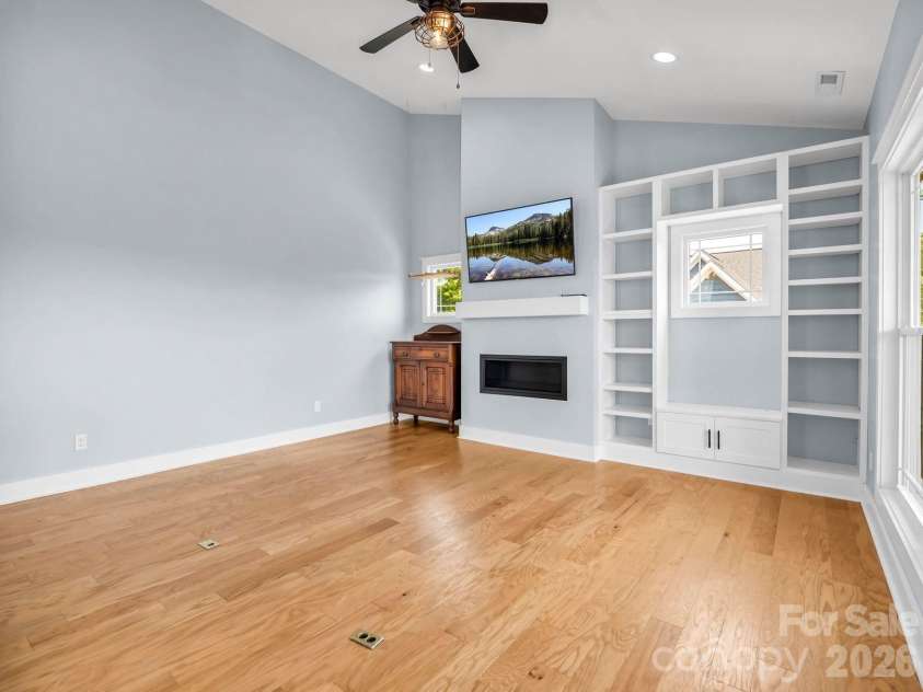 285 Mount Allen Heights, Black Mountain, NC 28711.  MLS# CAR4411652, YatesRealty ID 44497. 