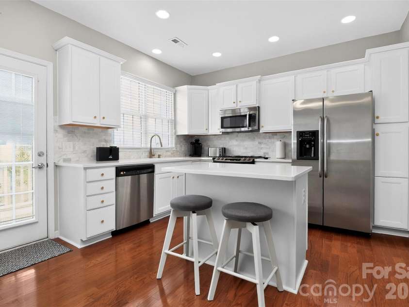 1060 Drayton Court, Fort Mill, SC 29708.  MLS# CAR4414925, YatesRealty ID 44498. 