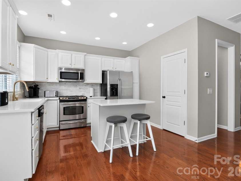 1060 Drayton Court, Fort Mill, SC 29708.  MLS# CAR4414925, YatesRealty ID 44498. 