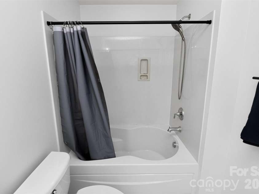 1060 Drayton Court, Fort Mill, SC 29708.  MLS# CAR4414925, YatesRealty ID 44498. 