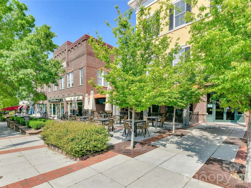 1060 Drayton Court, Fort Mill, SC 29708.  MLS# CAR4414925, YatesRealty ID 44498. 