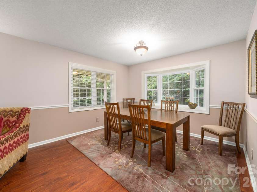 4 Hunters Lane, Hendersonville, NC 28791.  MLS# CAR4413010, YatesRealty ID 44499. 