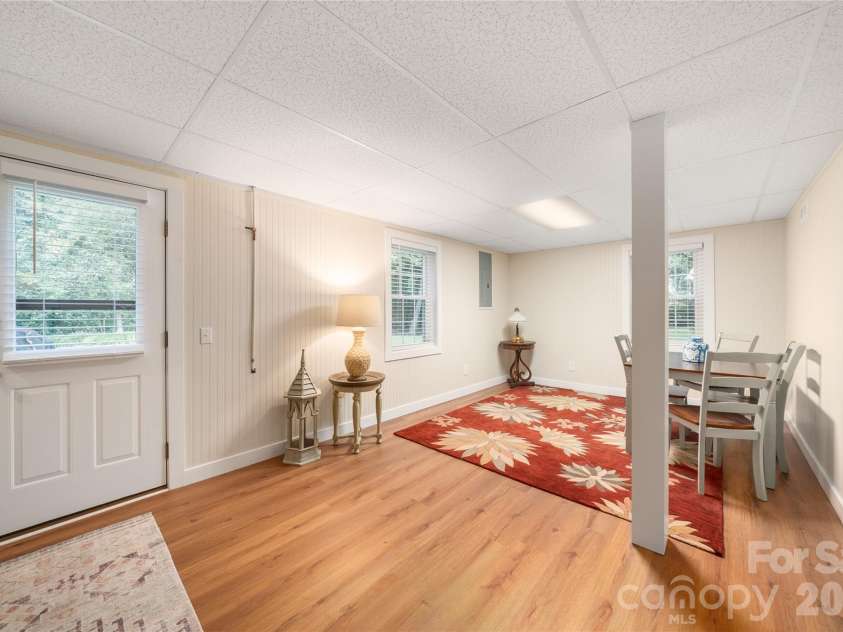 4 Hunters Lane, Hendersonville, NC 28791.  MLS# CAR4413010, YatesRealty ID 44499. Den