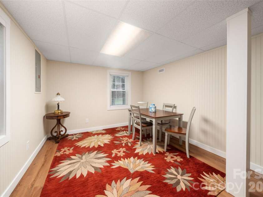 4 Hunters Lane, Hendersonville, NC 28791.  MLS# CAR4413010, YatesRealty ID 44499. Den
