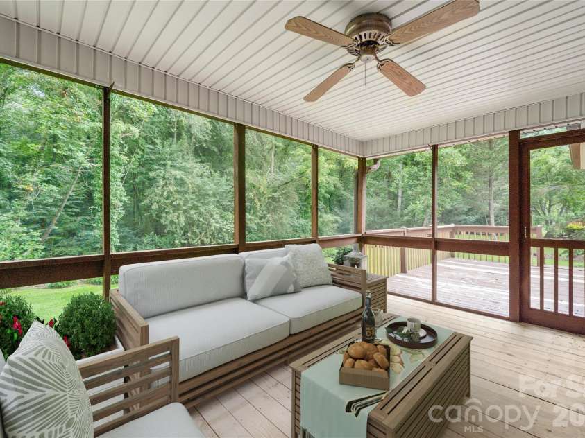 4 Hunters Lane, Hendersonville, NC 28791.  MLS# CAR4413010, YatesRealty ID 44499. Virtually Stagged