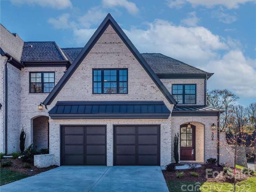 313 Audrey Place, Charlotte, NC 28226.  MLS# CAR3694429, YatesRealty ID 445. 