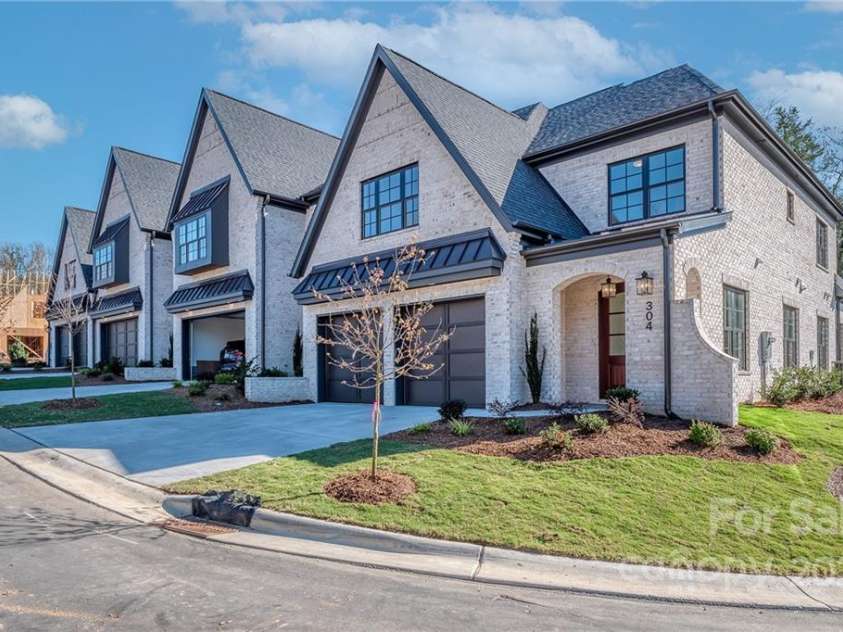 313 Audrey Place, Charlotte, NC 28226.  MLS# CAR3694429, YatesRealty ID 445. 