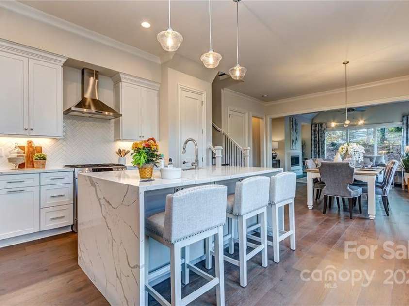 313 Audrey Place, Charlotte, NC 28226.  MLS# CAR3694429, YatesRealty ID 445. 