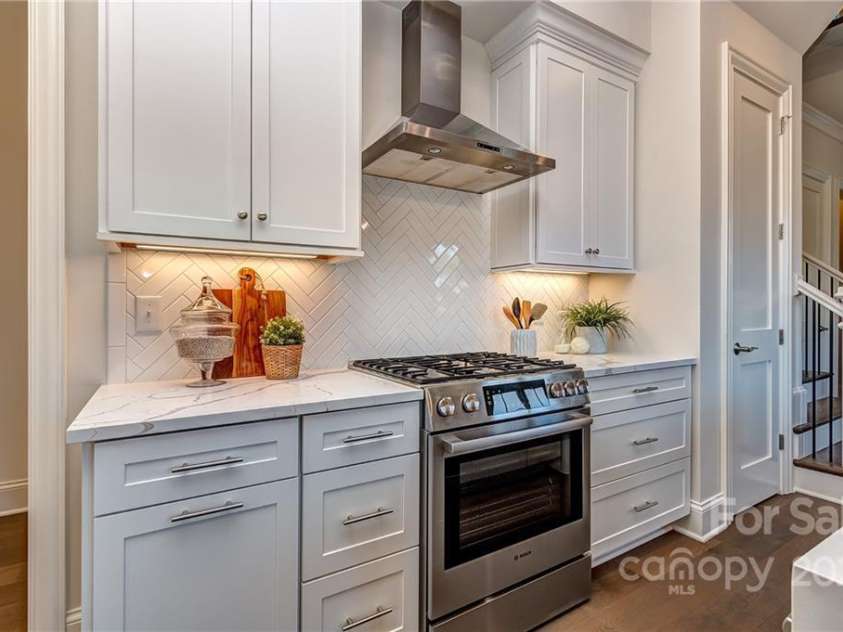 313 Audrey Place, Charlotte, NC 28226.  MLS# CAR3694429, YatesRealty ID 445. 