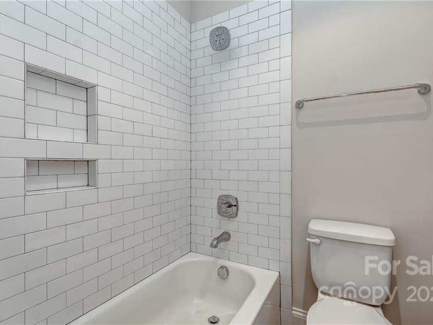 313 Audrey Place, Charlotte, NC 28226.  MLS# CAR3694429, YatesRealty ID 445. 