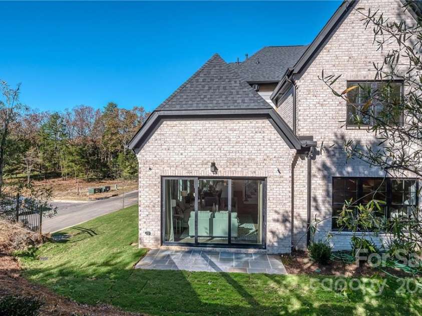 313 Audrey Place, Charlotte, NC 28226.  MLS# CAR3694429, YatesRealty ID 445. 