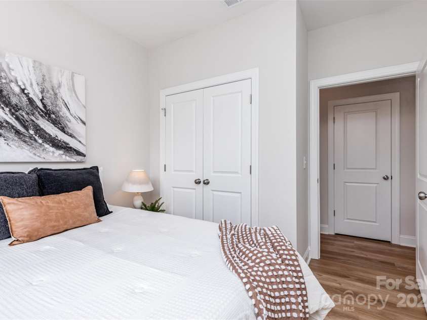 8935 Sharonbrook Drive, Charlotte, NC 28210.  MLS# CAR4243014, YatesRealty ID 4450. 