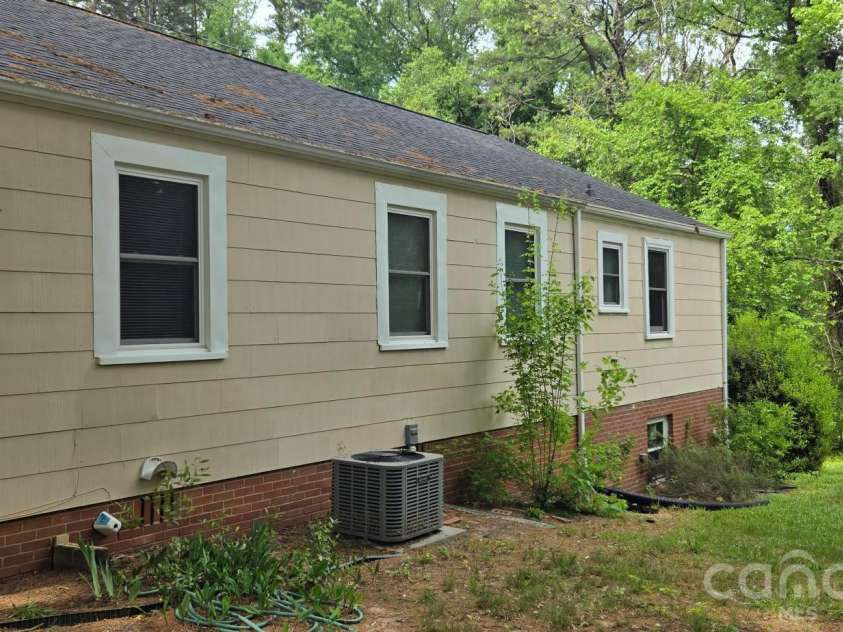 225 Valley View Place, Salisbury, NC 28144.  MLS# CAR4414931, YatesRealty ID 44500. Back
