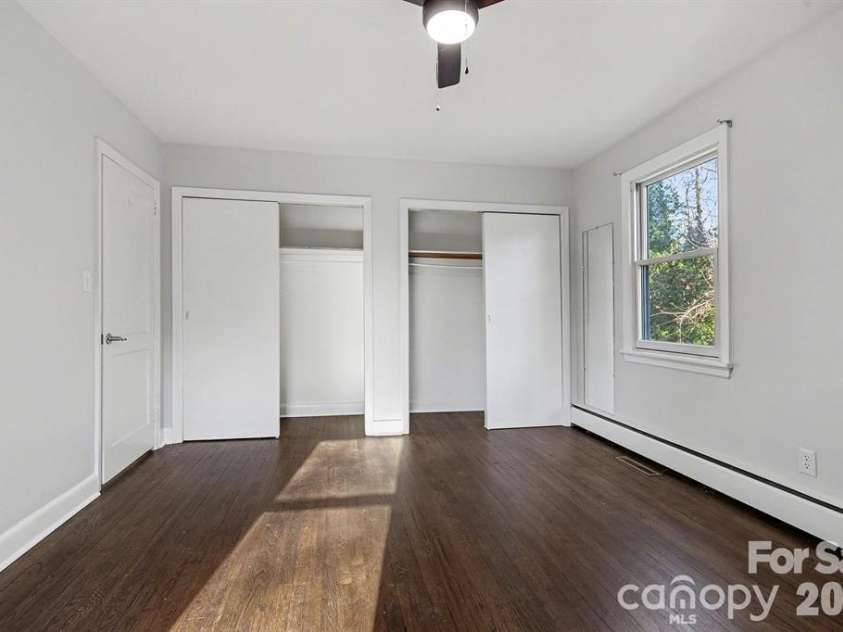 225 Valley View Place, Salisbury, NC 28144.  MLS# CAR4414931, YatesRealty ID 44500. Main bdrm w/ his & her closets
