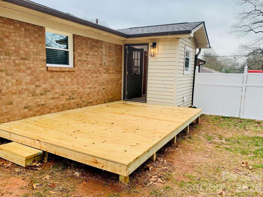 1000 1st Street Drive, Conover, NC 28613.  MLS# CAR4413104, YatesRealty ID 44502. 