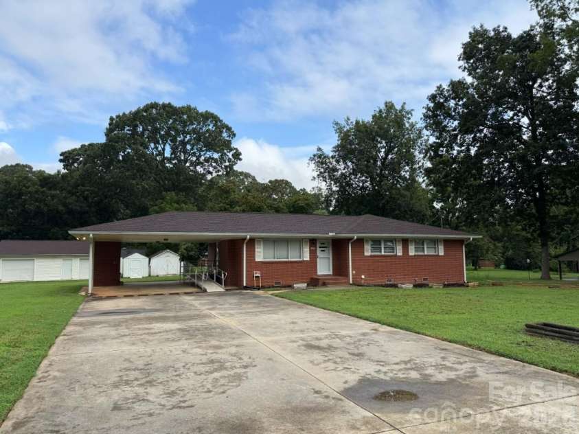1227 Dogwood Lane, Salisbury, NC 28146.  MLS# CAR4414920, YatesRealty ID 44503. 
