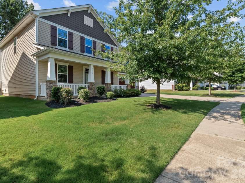 7513 Meridale Forest Drive, Charlotte, NC 28269.  MLS# CAR4414384, YatesRealty ID 44504. 7513 Meridale Forest Dr