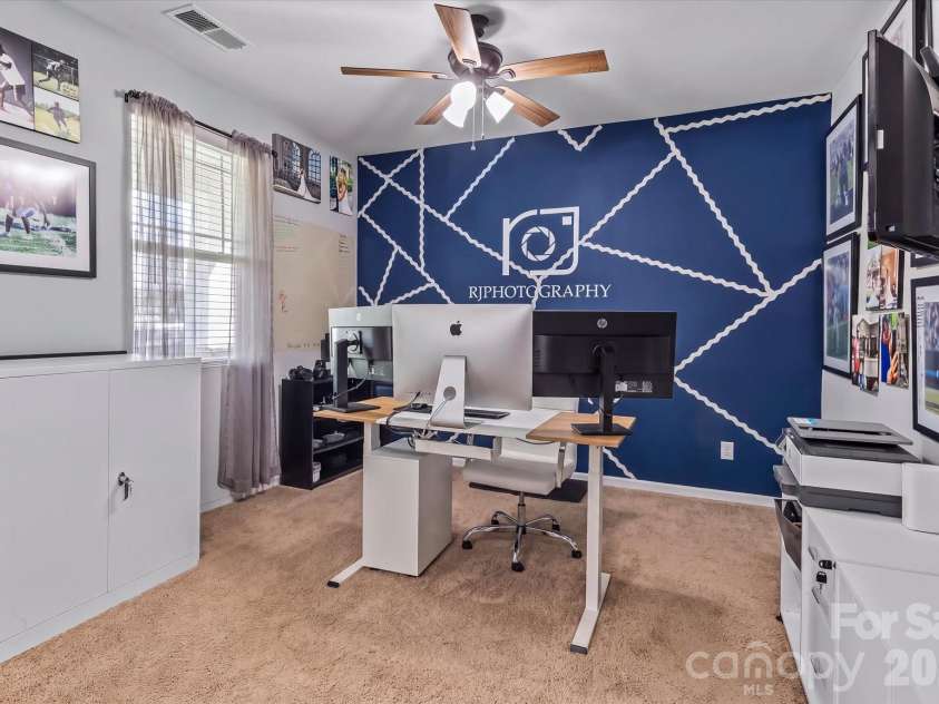 7513 Meridale Forest Drive, Charlotte, NC 28269.  MLS# CAR4414384, YatesRealty ID 44504. Office / Flex Room