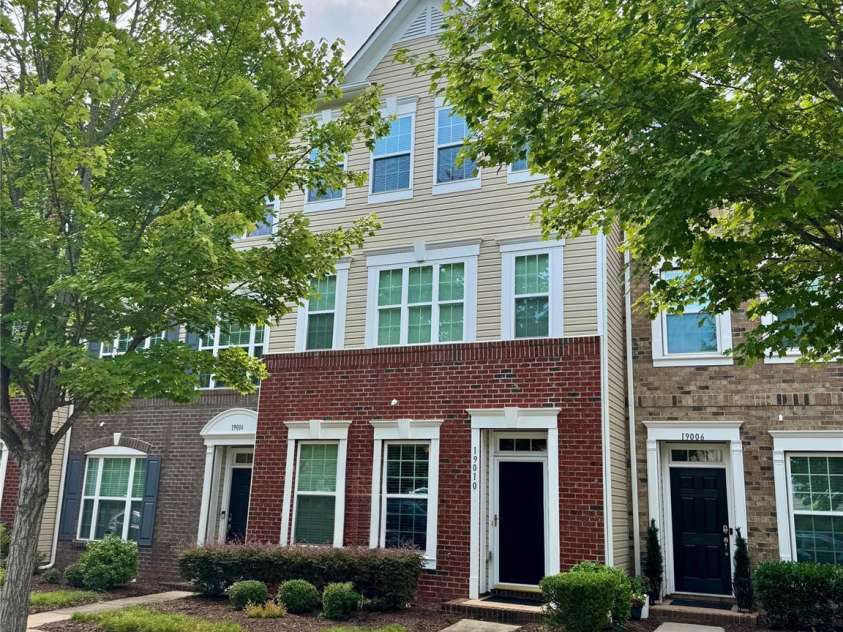 19010 Lake Breeze Drive, Cornelius, NC 28031.  MLS# CAR4414917, YatesRealty ID 44505. Front Elevation