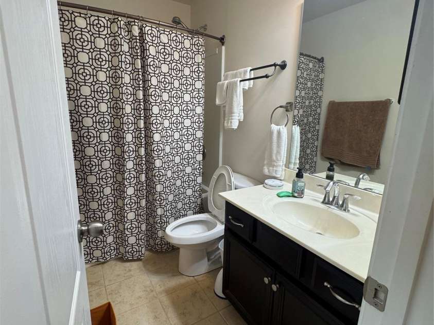 19010 Lake Breeze Drive, Cornelius, NC 28031.  MLS# CAR4414917, YatesRealty ID 44505. Shared Bathroom