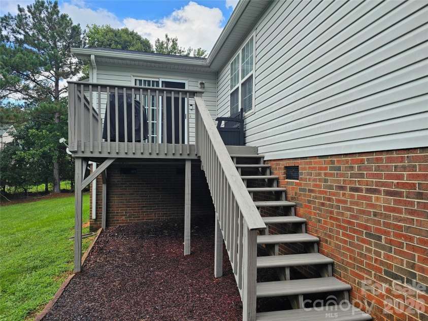 306 Gardner Point Drive, Stoney Point, NC 28678.  MLS# CAR4414686, YatesRealty ID 44506. 
