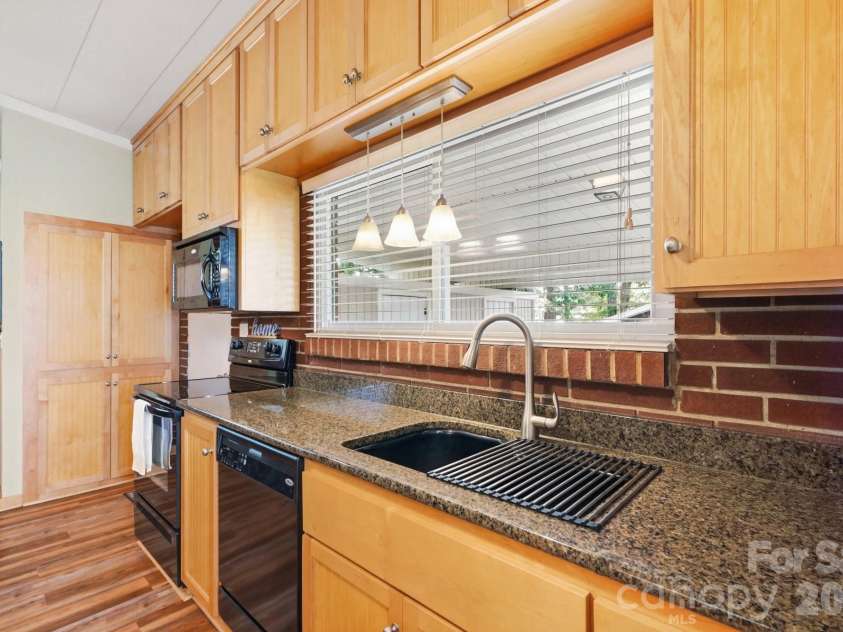 1656 Eastwood Drive, Kannapolis, NC 28083.  MLS# CAR4414753, YatesRealty ID 44507. 