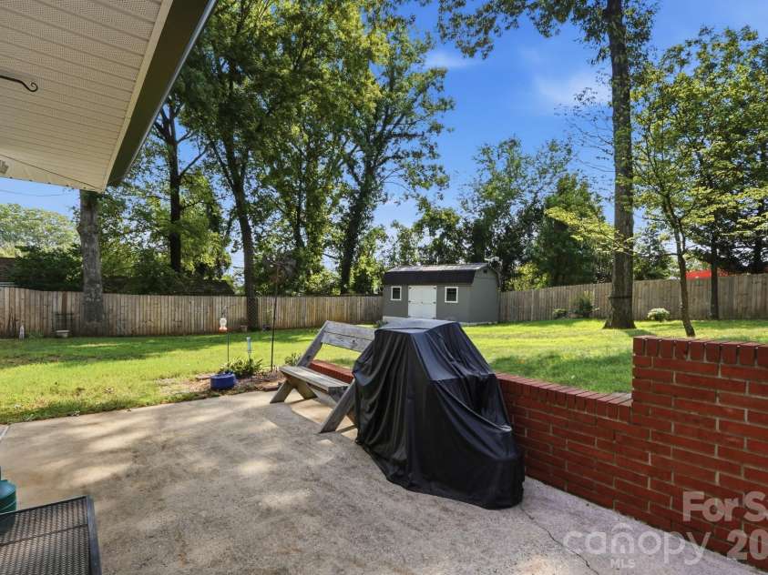 1656 Eastwood Drive, Kannapolis, NC 28083.  MLS# CAR4414753, YatesRealty ID 44507. 