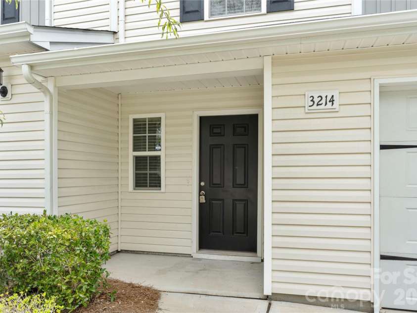 3214 Ellingford Road, Charlotte, NC 28214.  MLS# CAR4414889, YatesRealty ID 44510. 