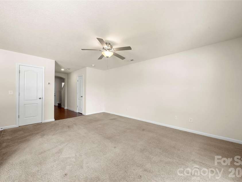 3214 Ellingford Road, Charlotte, NC 28214.  MLS# CAR4414889, YatesRealty ID 44510. 