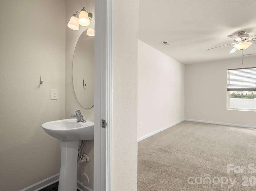 3214 Ellingford Road, Charlotte, NC 28214.  MLS# CAR4414889, YatesRealty ID 44510. 