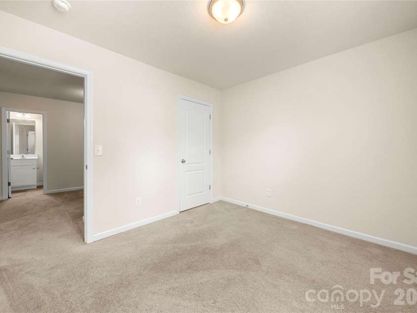 3214 Ellingford Road, Charlotte, NC 28214.  MLS# CAR4414889, YatesRealty ID 44510. 