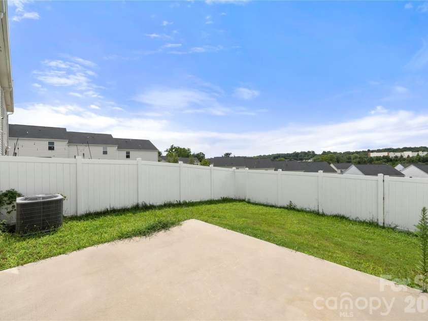 3214 Ellingford Road, Charlotte, NC 28214.  MLS# CAR4414889, YatesRealty ID 44510. 