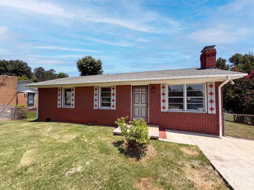 310 Indiana Avenue, Bessemer City, NC 28016.  MLS# CAR4414538, YatesRealty ID 44511. 