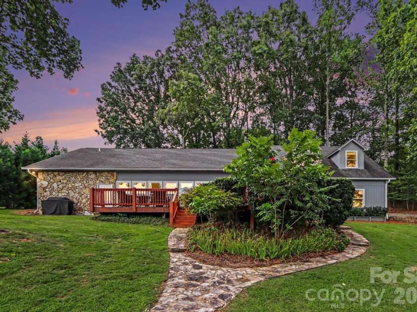 208 Stonemarker Road, Mooresville, NC 28117.  MLS# CAR4414939, YatesRealty ID 44512. 