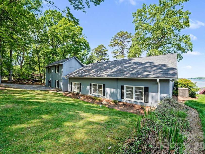 208 Stonemarker Road, Mooresville, NC 28117.  MLS# CAR4414939, YatesRealty ID 44512. 