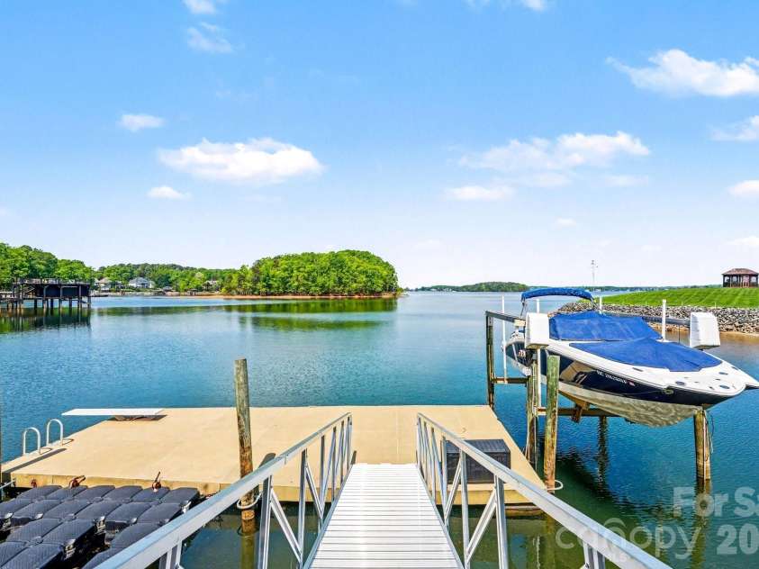 208 Stonemarker Road, Mooresville, NC 28117.  MLS# CAR4414939, YatesRealty ID 44512. 