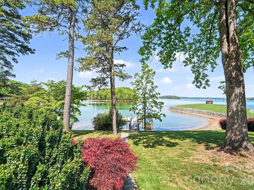 208 Stonemarker Road, Mooresville, NC 28117.  MLS# CAR4414939, YatesRealty ID 44512. 