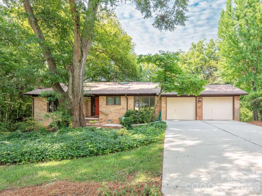 6211 Providence Court, Concord, NC 28027.  MLS# CAR4414034, YatesRealty ID 44513. 